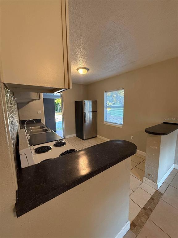 Building Photo - 3125 Ave S NW