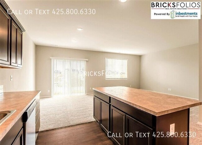 Building Photo - Move-In Ready Puyallup Home Near JBLM