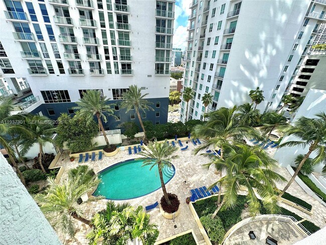 Building Photo - 253 NE 2nd St