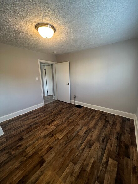 Building Photo - 278 Hosack St