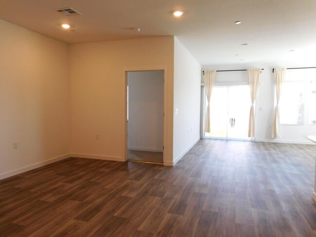 Building Photo - 6062 E Ramona Wy