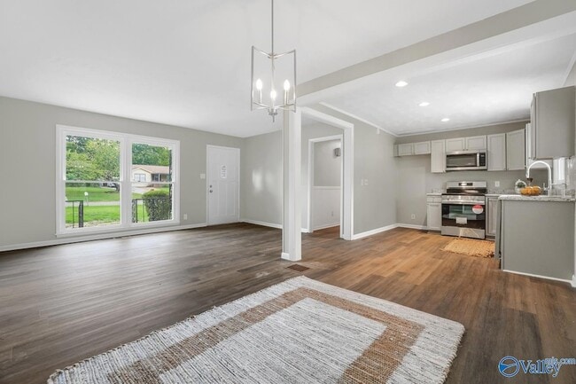 Building Photo - 2017 Shady Ln Dr NW
