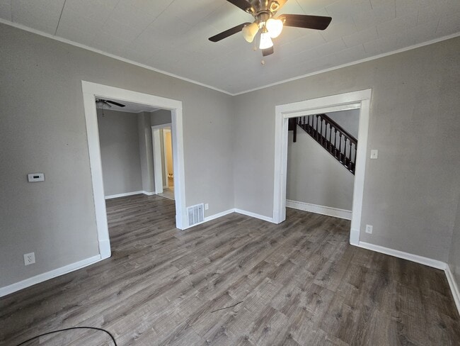 Building Photo - 214 Edwards St