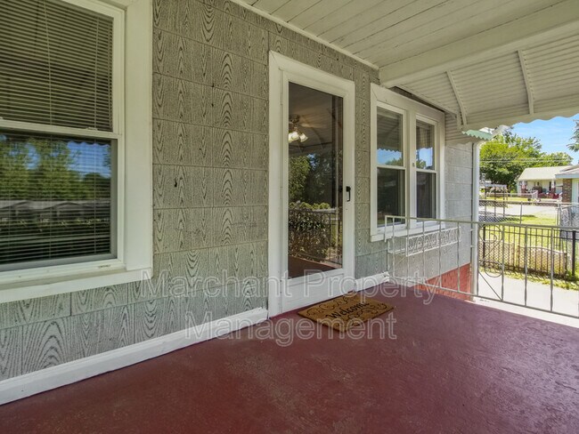 Building Photo - 311 Mc Dowell St