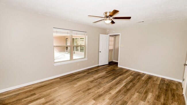 Building Photo - Amazing 4 bedroom house in Houston, TX