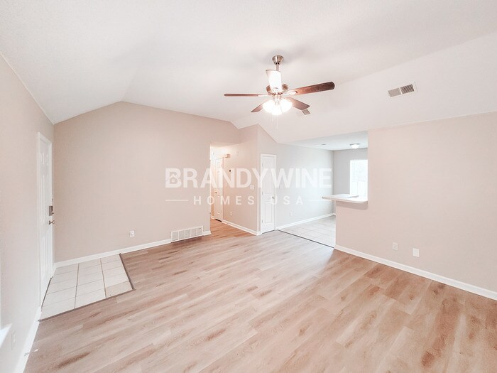 Building Photo - 4613 Sun Ridge Dr