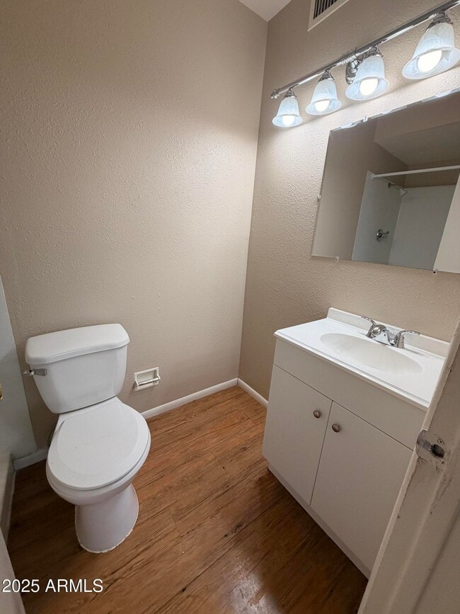 Building Photo - 4401 N 53rd Ln