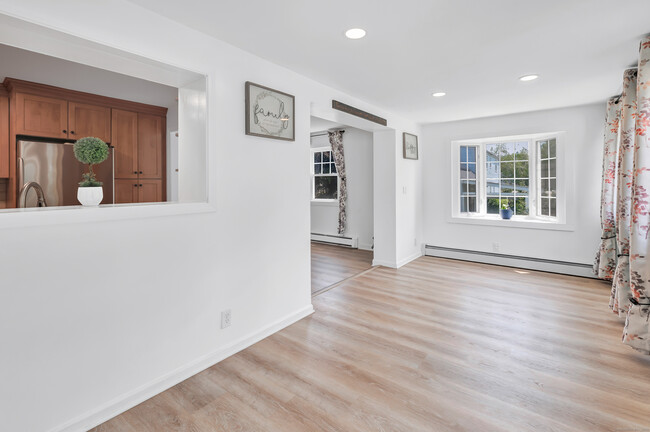 Building Photo - 61 Wakeley St