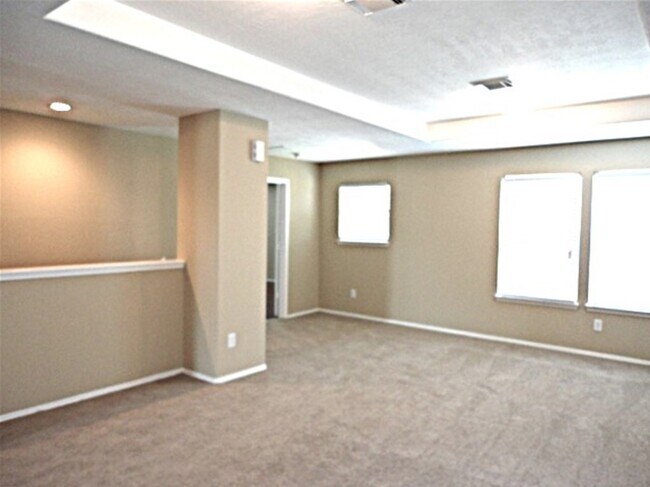 Building Photo - 18227 Thicket Grove Rd