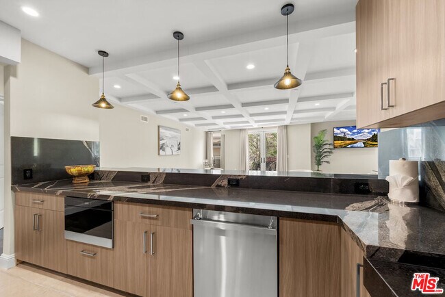 Building Photo - 1825 Pandora Ave