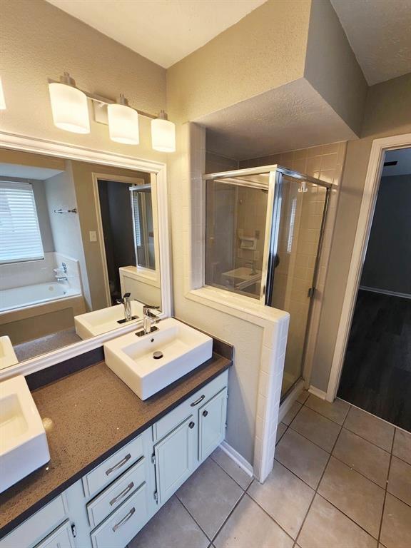 Building Photo - 16302 Flint Run Way