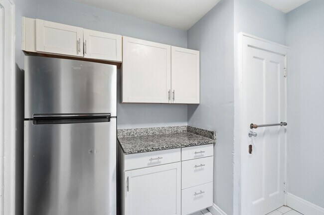Building Photo - LEASING SPECIAL - sign a 13-month lease by 7/31/2026 and second month is free!