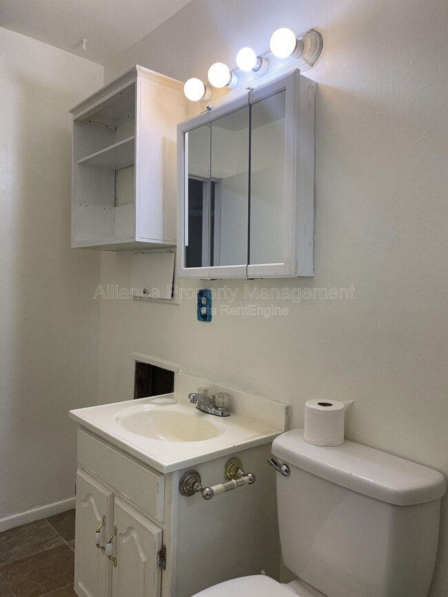 Building Photo - 1509 Evergreen Dr