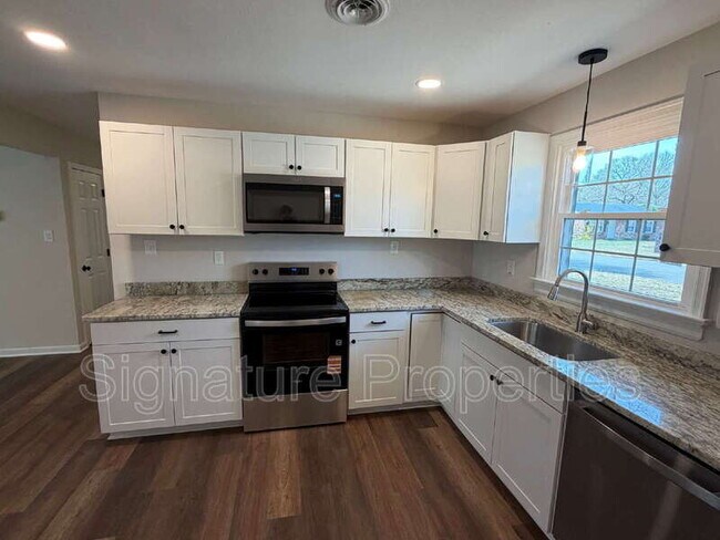 Building Photo - 339 E Jerald St