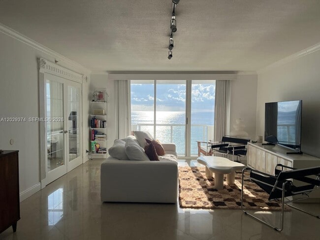 Building Photo - 9195 Collins Ave