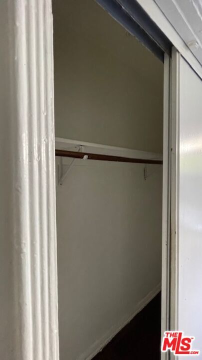 Building Photo - 933 S Hobart Blvd