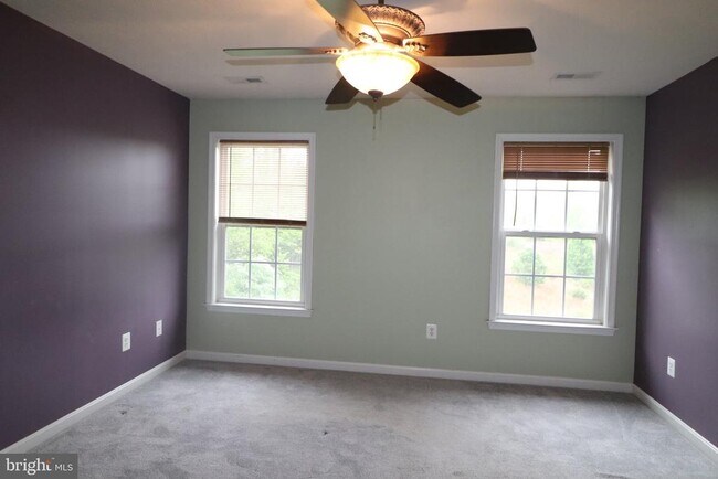 Building Photo - 104 Stingray Ct