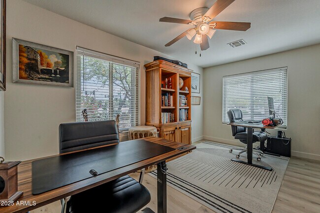 Building Photo - 4730 E Desert Cactus St