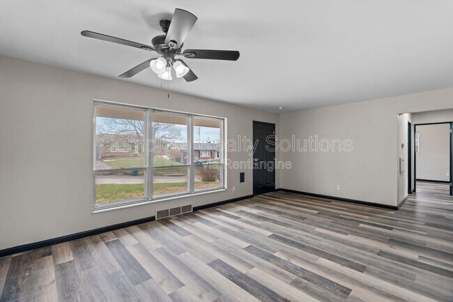 Building Photo - 5150 Wallingford Dr