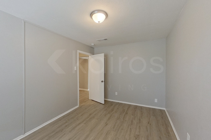 Building Photo - 1510 Clearbrook St