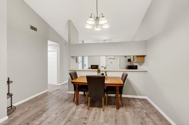 Building Photo - 460 Hardwood Pl