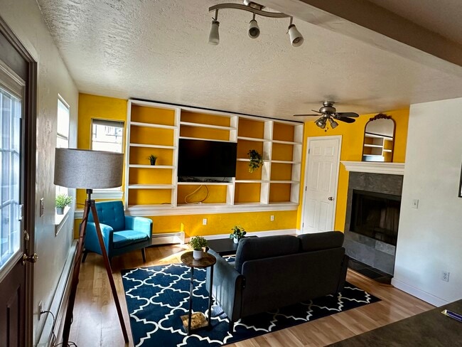 Building Photo - 328 E 15th Ave