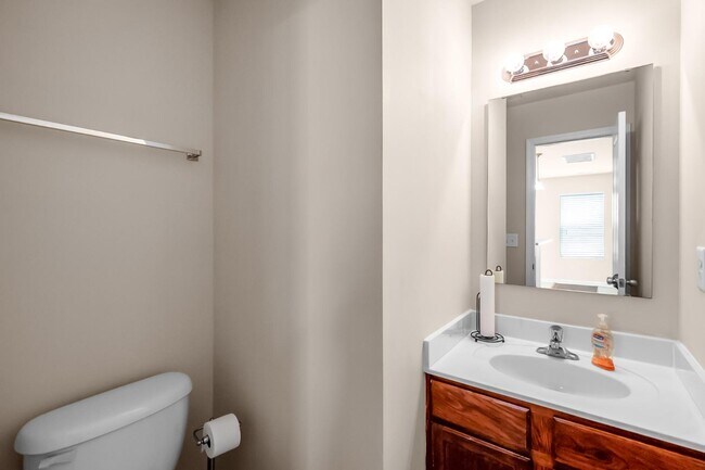 Building Photo - 2937 Westbury Ct
