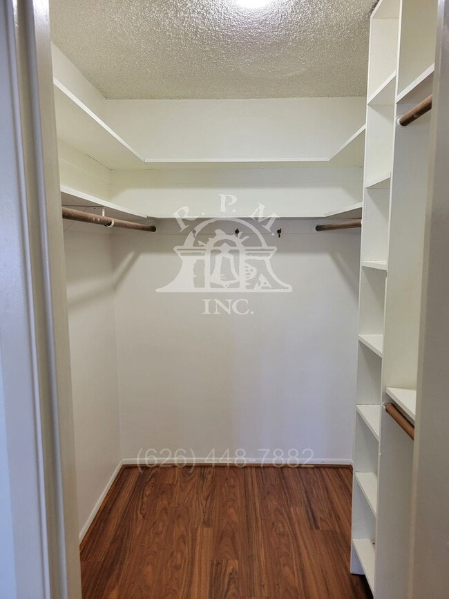 Building Photo - Beautiful 1 Bedroom Pasadena Apartment in Great Location