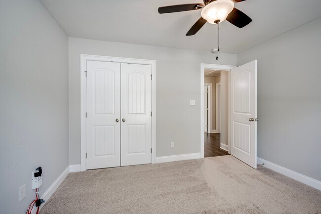 Building Photo - 812 Paisley Lane