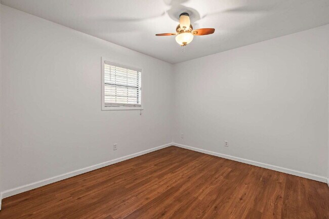 Building Photo - Stylish 3 Bed, 2 Bath Renovated Duplex in the Heart of Rincon!