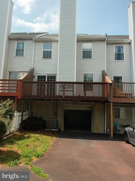 Building Photo - 857 Jackson St