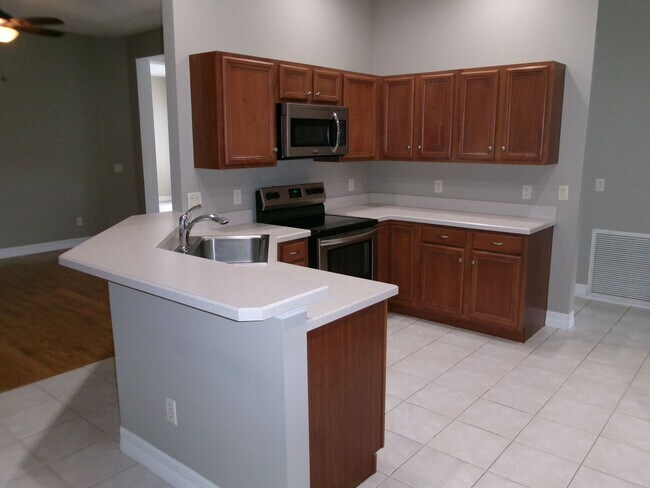 Building Photo - 12415 Lake Valley Dr