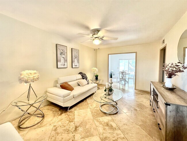 Building Photo - 4040 San Felipe St