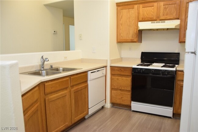 Building Photo - 50 Aura de Blanco St