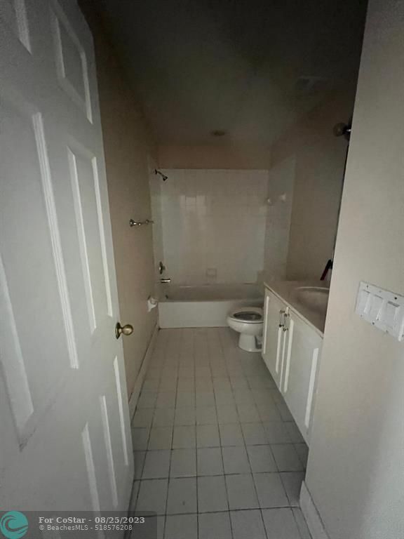 Building Photo - 7431 SW 8th Ct