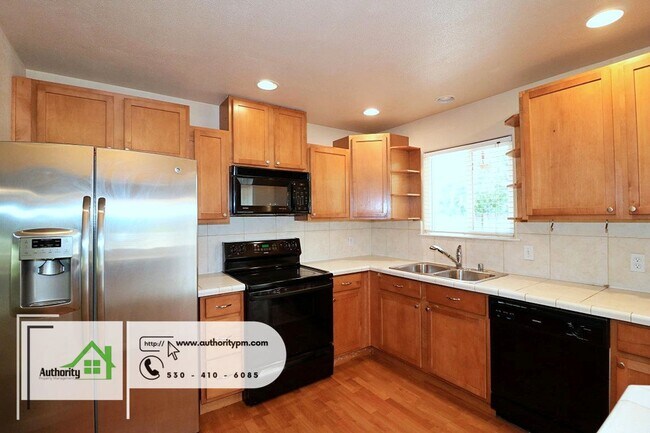 Building Photo - 3030 Dove St