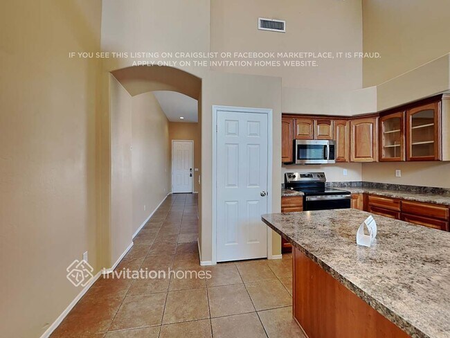 Building Photo - 1441 E Thornton Ave