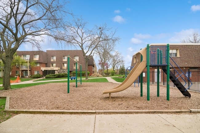 Building Photo - 5 Villa Verde Dr