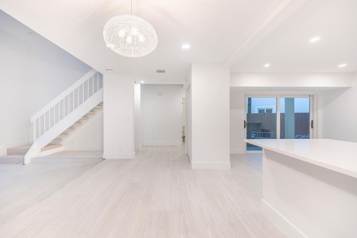 Building Photo - 7860 Stanway Pl