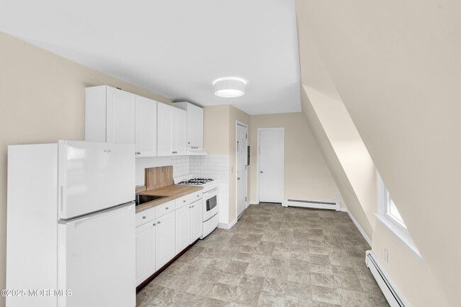 Building Photo - 507 1st Ave
