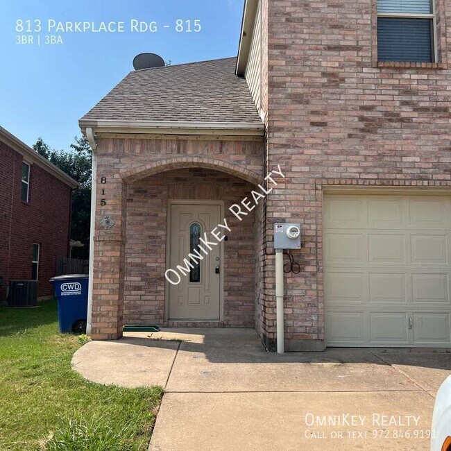 Building Photo - 813 Parkplace Ridge