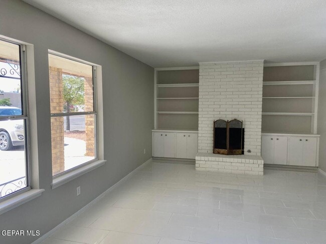Building Photo - 6932 Escondido Dr
