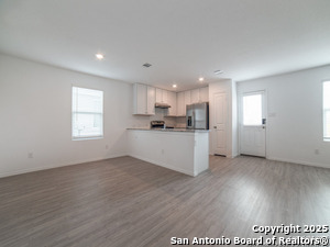 Building Photo - 2810 Millikan Dr