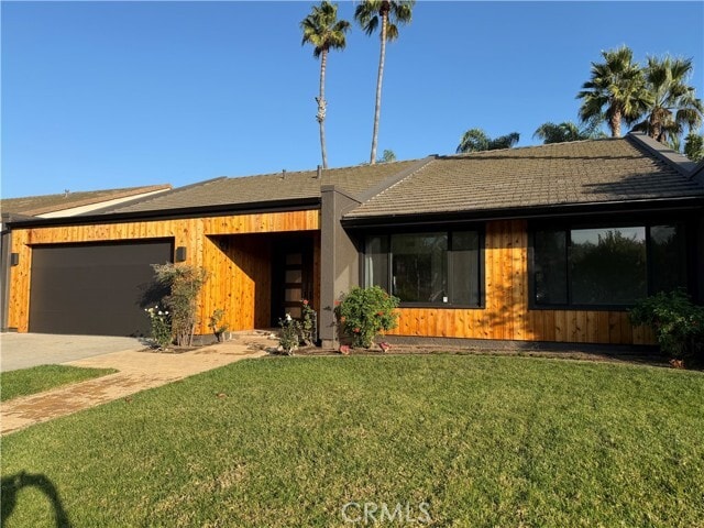 Primary Photo - 15999 Via De Las Palmas