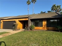 Building Photo - 15999 Via De Las Palmas