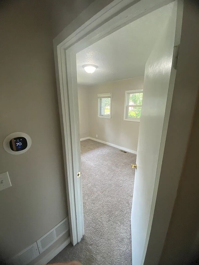 Building Photo - Spacious 4BR/3BA Home w/ Bonus Room, Porch...