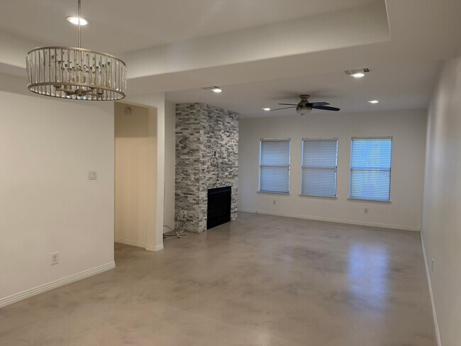 Building Photo - 10630 Morado Cir