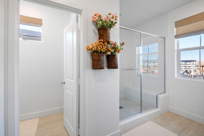 Building Photo - Beautiful 5bed/4bath for Rent Home at Great Park