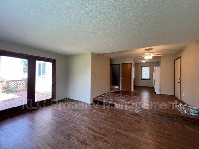 Building Photo - 9613 Dennis Dr