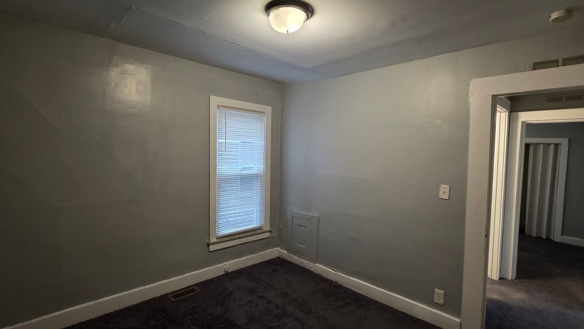 Building Photo - 7542 Meadow Ave